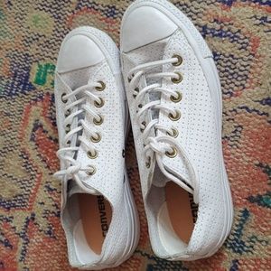 Converse Unisex Leather Tennis Shoes